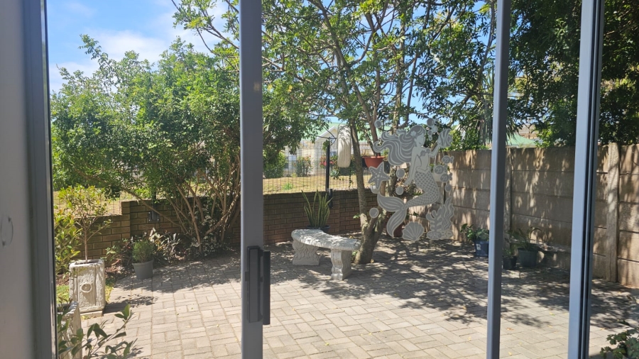 4 Bedroom Property for Sale in Stilbaai Wes Western Cape
